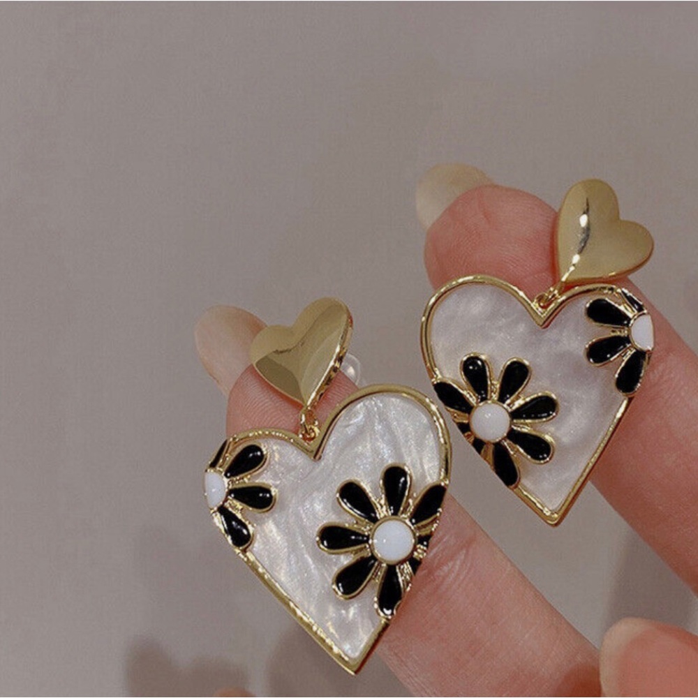 #9 Heart Earrings